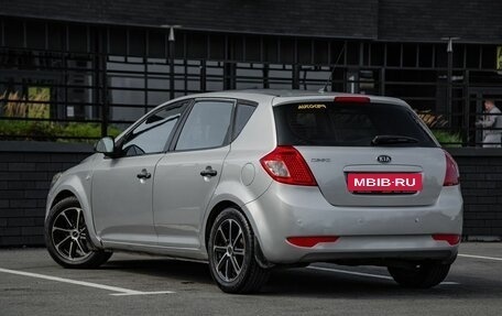 KIA cee'd I рестайлинг, 2011 год, 389 000 рублей, 2 фотография