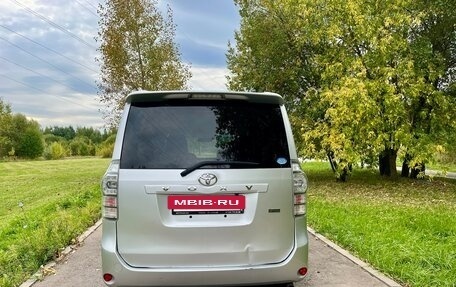 Toyota Voxy II, 2010 год, 1 050 000 рублей, 6 фотография