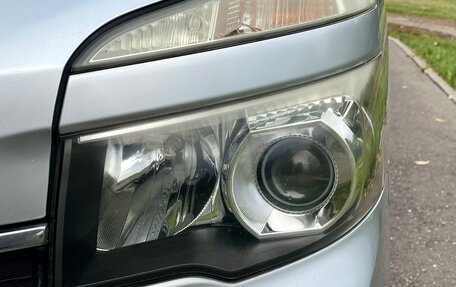 Toyota Voxy II, 2010 год, 1 050 000 рублей, 13 фотография