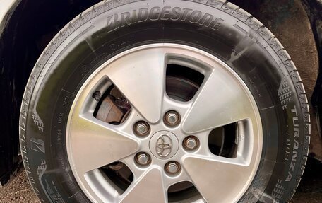 Toyota Voxy II, 2010 год, 1 050 000 рублей, 12 фотография