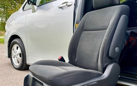 Toyota Voxy II, 2010 год, 1 050 000 рублей, 21 фотография