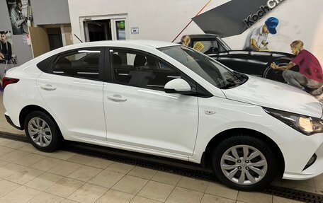 Hyundai Solaris II рестайлинг, 2021 год, 1 650 000 рублей, 17 фотография