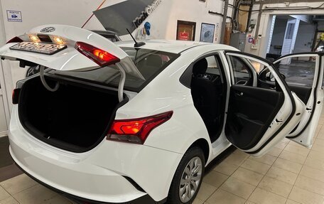 Hyundai Solaris II рестайлинг, 2021 год, 1 650 000 рублей, 21 фотография