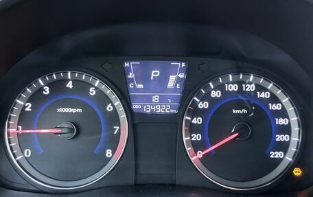 Hyundai Solaris II рестайлинг, 2013 год, 650 000 рублей, 13 фотография