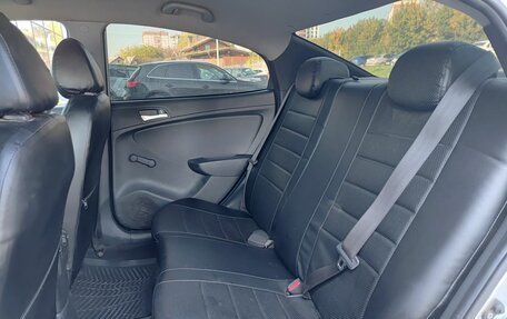 Hyundai Solaris II рестайлинг, 2013 год, 650 000 рублей, 12 фотография