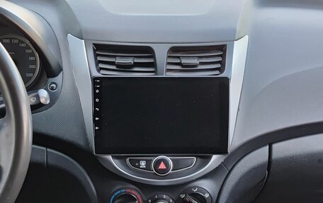 Hyundai Solaris II рестайлинг, 2013 год, 650 000 рублей, 15 фотография
