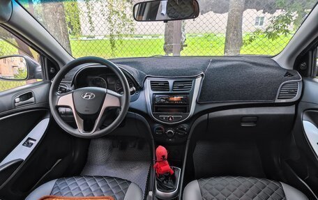 Hyundai Solaris II рестайлинг, 2015 год, 749 000 рублей, 5 фотография