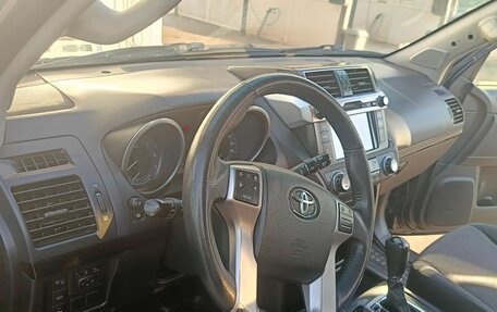 Toyota Land Cruiser Prado 150 рестайлинг 2, 2016 год, 3 320 000 рублей, 8 фотография