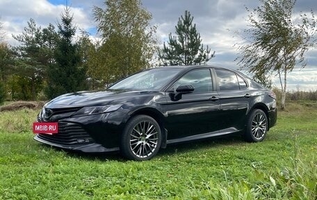Toyota Camry, 2019 год, 3 000 000 рублей, 2 фотография