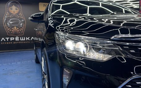 Toyota Camry, 2017 год, 2 250 000 рублей, 10 фотография
