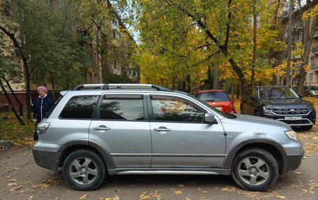 Mitsubishi Outlander III рестайлинг 3, 2004 год, 565 000 рублей, 3 фотография