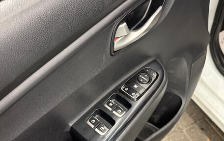 KIA Rio IV, 2019 год, 890 000 рублей, 13 фотография