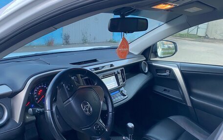 Toyota RAV4, 2015 год, 2 300 000 рублей, 5 фотография