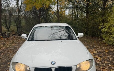 BMW 1 серия, 2010 год, 760 000 рублей, 1 фотография