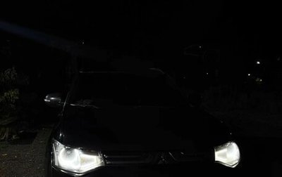 Mitsubishi Outlander III рестайлинг 3, 2012 год, 700 000 рублей, 1 фотография