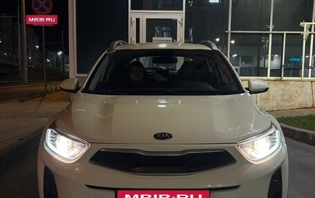 KIA Stonic, 2019 год, 1 225 000 рублей, 4 фотография