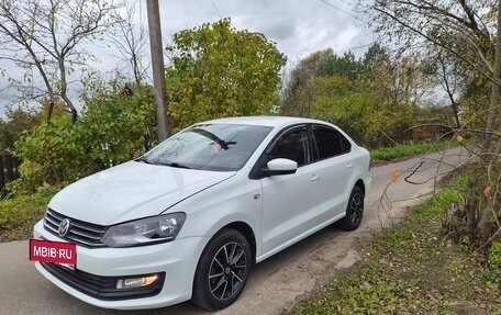 Volkswagen Polo VI (EU Market), 2015 год, 715 000 рублей, 2 фотография