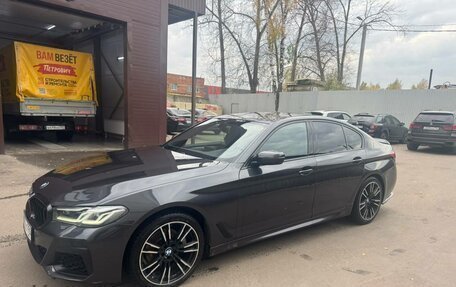 BMW 5 серия, 2021 год, 4 600 000 рублей, 2 фотография