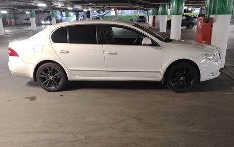 Skoda Superb III рестайлинг, 2012 год, 1 050 000 рублей, 12 фотография