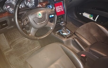 Skoda Superb III рестайлинг, 2012 год, 1 050 000 рублей, 13 фотография
