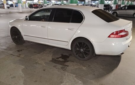 Skoda Superb III рестайлинг, 2012 год, 1 050 000 рублей, 15 фотография