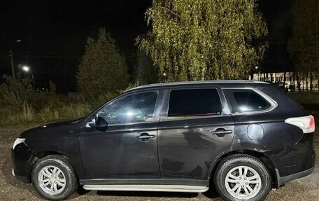 Mitsubishi Outlander III рестайлинг 3, 2012 год, 700 000 рублей, 4 фотография