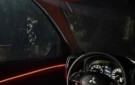 Mitsubishi Outlander III рестайлинг 3, 2012 год, 700 000 рублей, 7 фотография