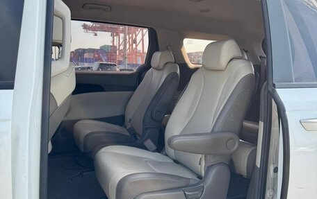 KIA Carnival, 2020 год, 2 800 000 рублей, 10 фотография