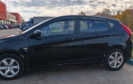 Hyundai Solaris II рестайлинг, 2012 год, 590 000 рублей, 3 фотография