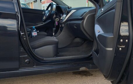 Hyundai Solaris II рестайлинг, 2012 год, 590 000 рублей, 6 фотография