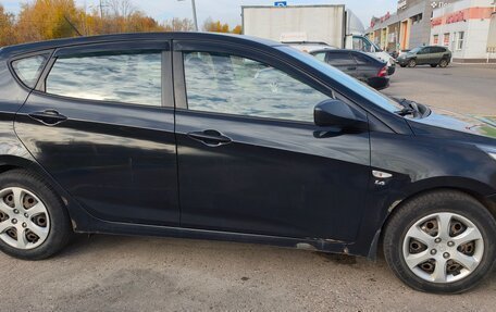 Hyundai Solaris II рестайлинг, 2012 год, 590 000 рублей, 2 фотография
