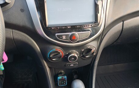 Hyundai Solaris II рестайлинг, 2012 год, 590 000 рублей, 10 фотография
