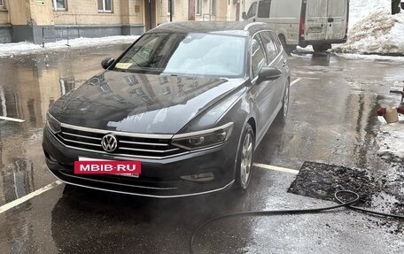 Volkswagen Passat B8 рестайлинг, 2019 год, 2 950 000 рублей, 3 фотография