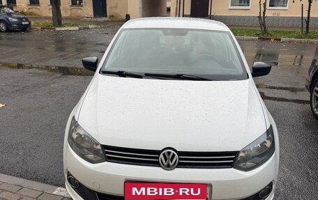 Volkswagen Polo VI (EU Market), 2014 год, 900 000 рублей, 1 фотография