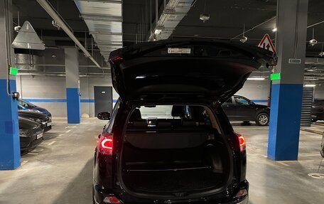 Toyota RAV4, 2017 год, 2 600 000 рублей, 9 фотография