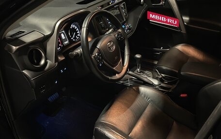 Toyota RAV4, 2017 год, 2 600 000 рублей, 10 фотография