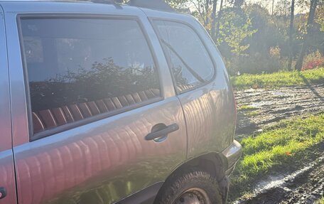 Chevrolet Niva I рестайлинг, 2004 год, 200 000 рублей, 2 фотография