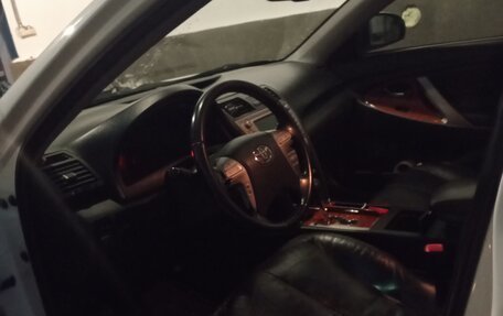Toyota Camry, 2011 год, 800 000 рублей, 3 фотография