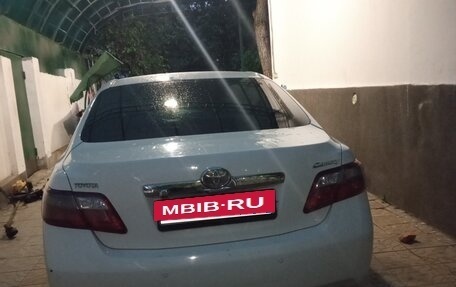 Toyota Camry, 2011 год, 800 000 рублей, 2 фотография