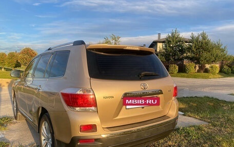 Toyota Highlander III, 2012 год, 1 750 000 рублей, 7 фотография