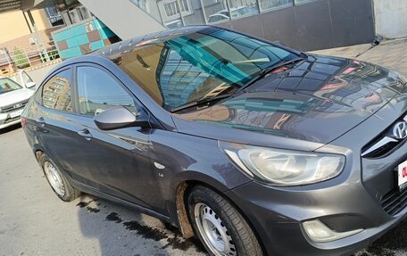 Hyundai Solaris II рестайлинг, 2013 год, 650 000 рублей, 3 фотография