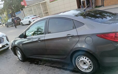 Hyundai Solaris II рестайлинг, 2013 год, 650 000 рублей, 4 фотография