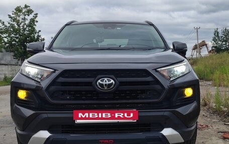Toyota RAV4, 2019 год, 2 650 000 рублей, 3 фотография