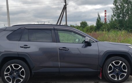 Toyota RAV4, 2019 год, 2 650 000 рублей, 5 фотография