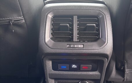 Volkswagen Tiguan II, 2021 год, 2 199 000 рублей, 10 фотография