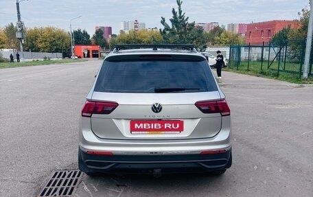 Volkswagen Tiguan II, 2021 год, 2 199 000 рублей, 6 фотография