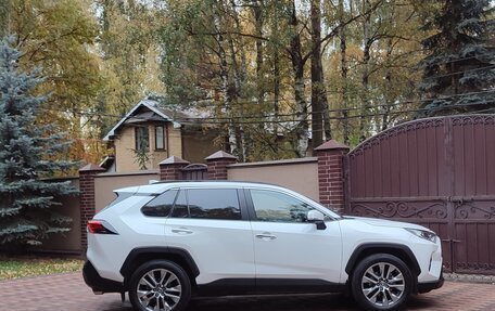 Toyota RAV4, 2022 год, 3 980 000 рублей, 6 фотография