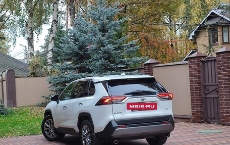 Toyota RAV4, 2022 год, 3 980 000 рублей, 4 фотография