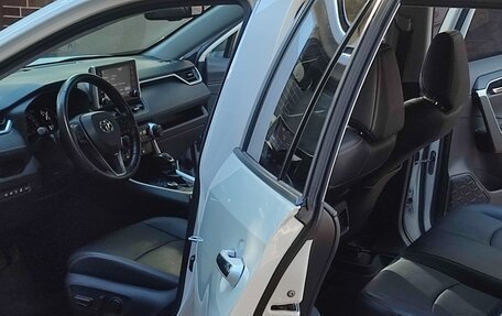 Toyota RAV4, 2022 год, 3 980 000 рублей, 28 фотография