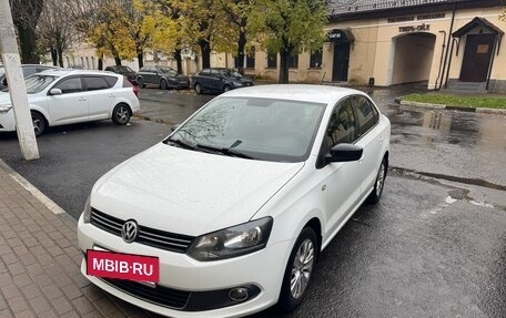 Volkswagen Polo VI (EU Market), 2014 год, 900 000 рублей, 2 фотография